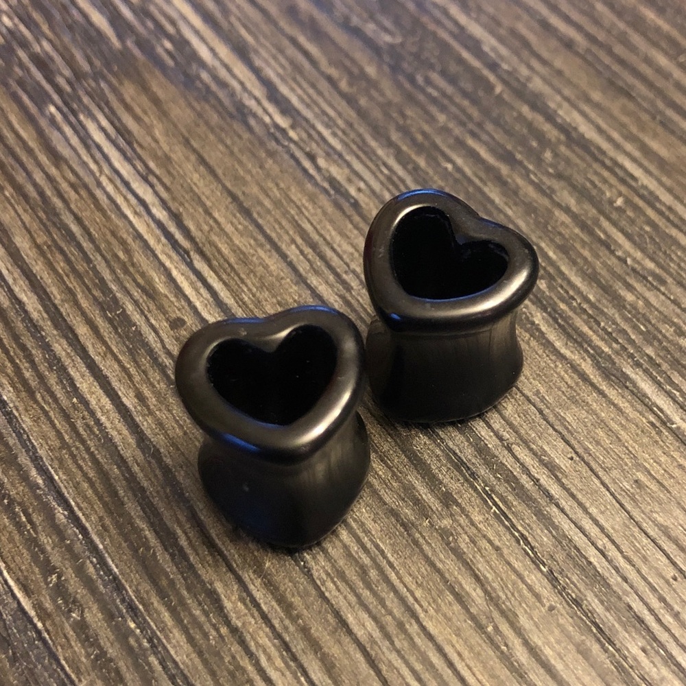 Heart-shaped tunnels for stretched ears 🖤🖤